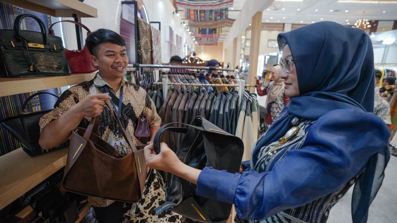 Komisaris Pertamina Patra Niaga Tina Talisa Apresiasi UMKM Binaan Tampil di IFW 2026
